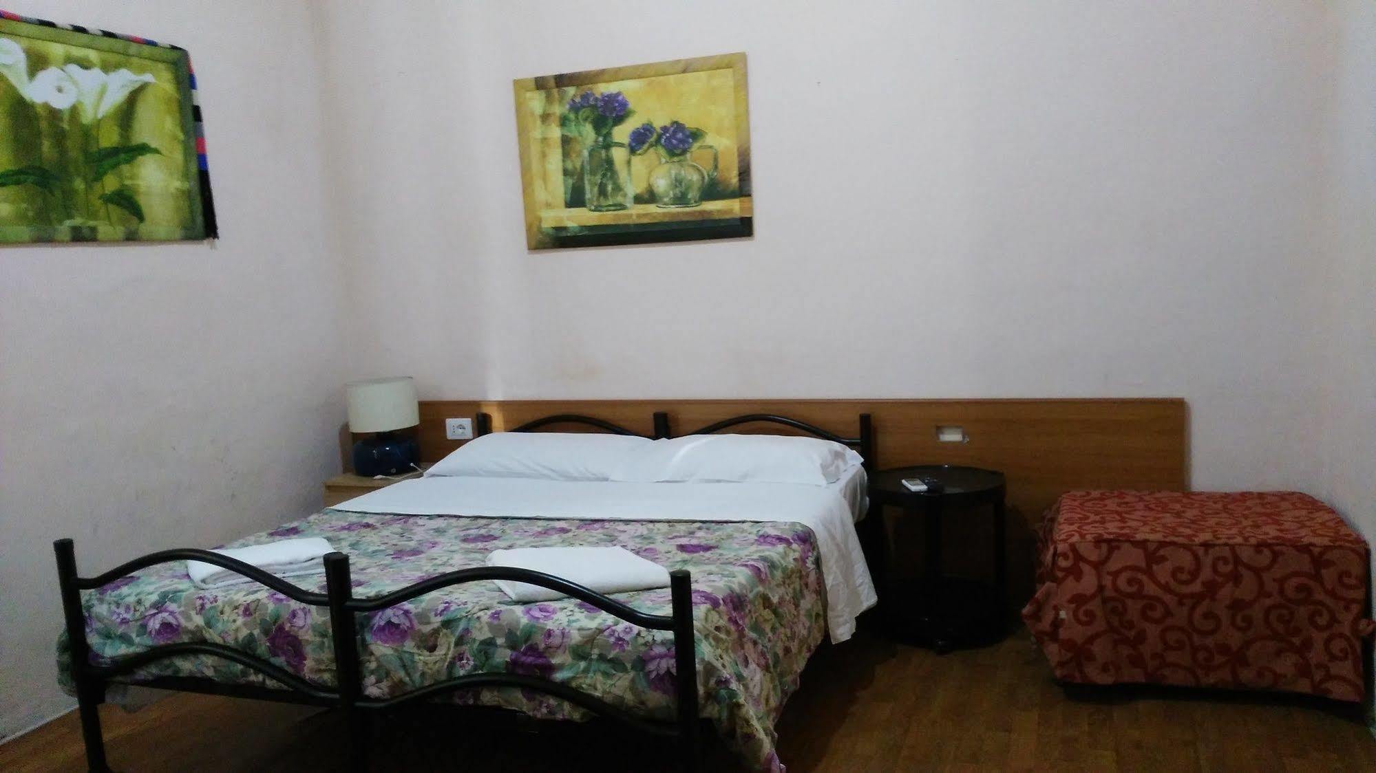 Volturno House Hostel Rome Exterior photo