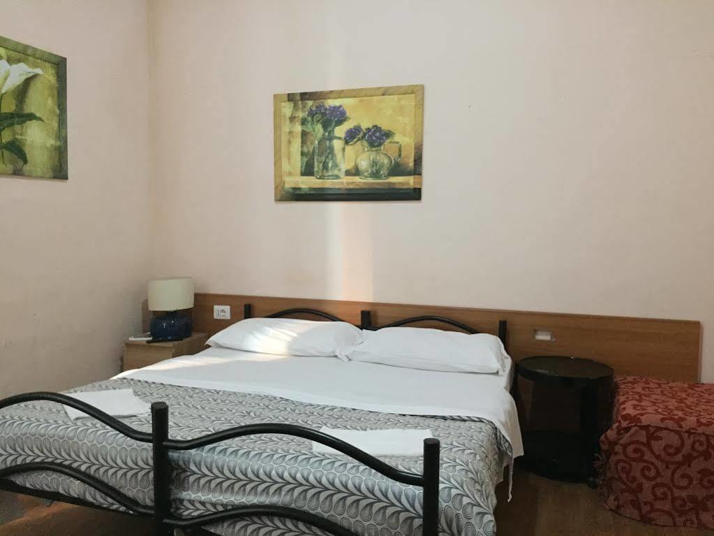 Volturno House Hostel Rome Exterior photo